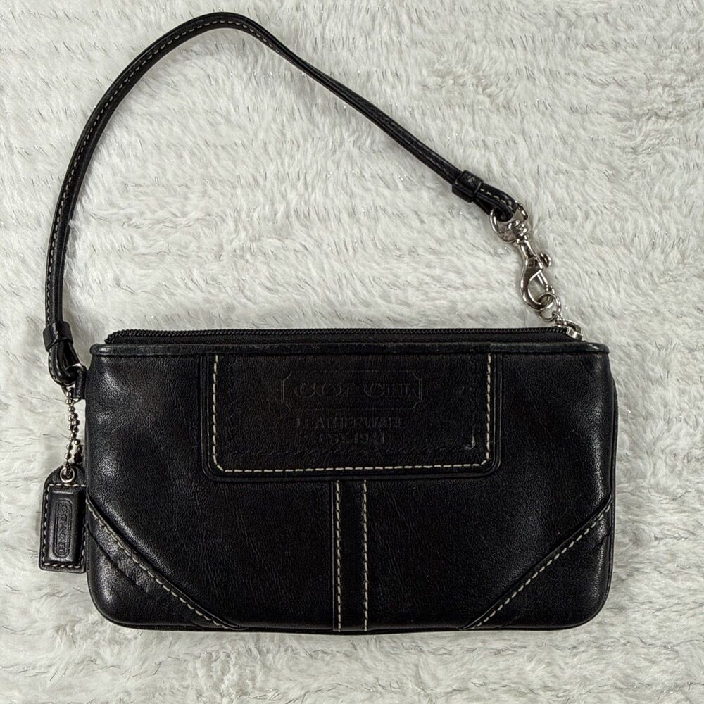 Vintage Coach Leather Wear Wristlet Bag Black White Contrast Stitching Zip Top